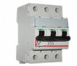 LEGRAND Wyłącznik nadprądowy bezpiecznik typu S193 C25A TX3 S303 6kA AC