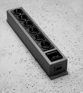 GigaWatt PF-1e (PF1e) Filtering Power Strip - 6 sockets Cable included: without cable