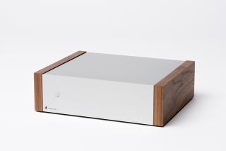 Pro-Ject AMP BOX DS2 (DS-2) Stereo power amplifier 100W with wooden side panels Colour: Silver, Color: Walnut