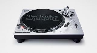 Technics SL-1200MK7 (SL1200 Mk7) Direct-drive analog turntable