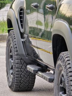 Stopnie boczne progi model D 5th Gen Dodge RAM 1500 2019-