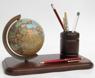 Globus kubek na długopisy