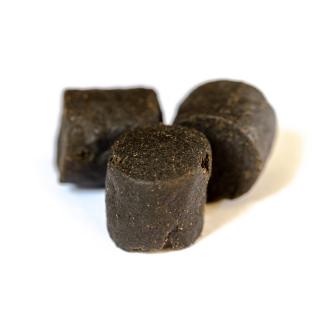 Massive Baits - Bloody Halibut Pellet 20mm 0,75kg - wiaderko wiaderko