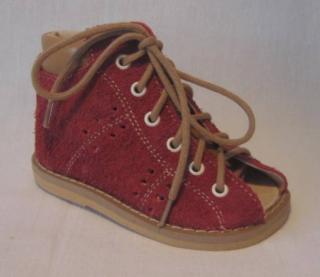 Buty ortopedyczne dziecięce czerwone startowe