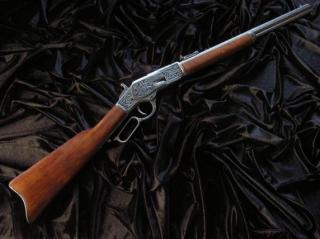 GRAWEROWANY KOWBOJSKI WINCHESTER CALIBER 44-40 Z 1873 r. (1253/G)