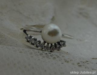 SENTOSA - srebrny pierścionek z perłą i cyrkoniami