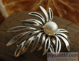 SYRIA - srebrna broszka broszka z perłą