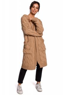 Długi sweter – płaszcz z kapturem i splotem warkocz karmelowy BK033