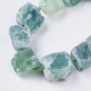 Fluoryt - surowe kamienie- z otworem