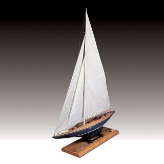 Drewniany model jachtu Endeavour do sklejania Amati 1700/82 skala 1:35