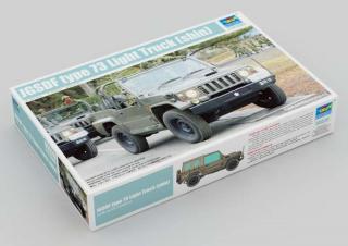 Model do sklejania wojskowego Jeep a Typ 73 - Trumpeter 05520