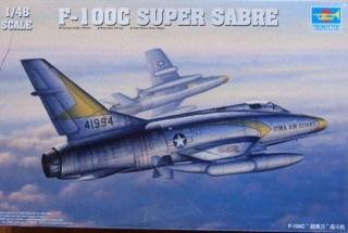 Model myśliwca F-100C Super Sabre w skali 1:48 do sklejania