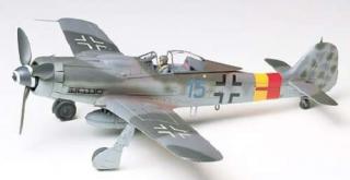 Model myśliwca Focke-Wulf FW190 D9 do sklejania Tamiya 61041