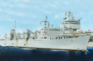 Model statku zaopatrzeniowego USS Detroit w skali 1:700 Trumpeter 05786