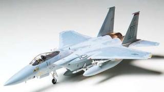 Myśliwiec F-15C w skali 1:48 do sklejania Tamiya 61029