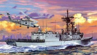Plastikowy model amerykańskiej fregaty rakietowej USS Ingraham FFG-61 do sklejania w skali 1:700 z firmy Dragon nr 7068