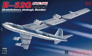 Plastikowy model bombowca B-52G Stratofortress do sklejania w skali 1:72 z firmy Modelcollect nr UA72207