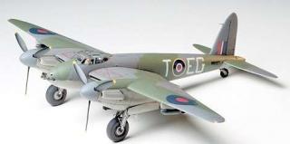 Plastikowy model brytyjskiego samolotu myśliwca De Havilland Mosquito FB do sklejania w skali 1:48 z firmy Tamiya nr katalogowy 61062