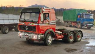 Plastikowy model do sklejania ciężarówki Mercedes-Benz 2238 6x4 w skali 1:24 z firmy Italeri nr 3943