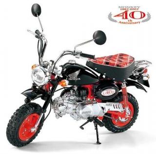 Plastikowy model motocykla Honda Monkey 40th Anniversary do sklejania w skali 1:6 z firmy Tamiya nr 16032