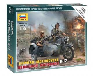 Plastikowy model niemieckiego wojskowego motocykla BMW R12 z wózkiem bocznym do sklejania w skali 1:72 z firmy Zvezda nr 6142