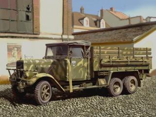 Plastikowy model niemieckiej ciężarówki wojskowej Henschel 33 D1 do sklejania w skali 1:35 z firmy ICM nr 35466
