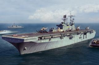 Plastikowy model okrętu USS Bataan LHD-5 do sklejania z firmy Hobby Boss nr 83406 w skali 1:700