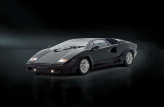 Plastikowy model samochodu Lamborghini Countach do sklejania w skali 1:24 z firmy Italeri nr katalogowy 3684