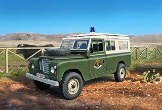 Plastikowy model samochodu Land Rover seria III 109 "Gwardia Cywilna" do sklejania w skali 1:35 z firmy Italeri nr 6542