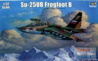 Soviet Sukhoi Su-25UB Frogfoot B model do sklejania Trumpeter 02277