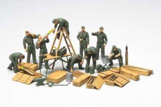 Tamiya 32547 WWII German Tank Crew Field Maintenance Set