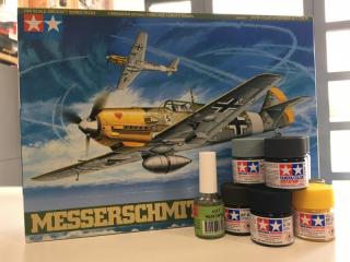 Zestaw z farbami Tamiya 61063 Messerschmitt Bf109E-4/7 Trop