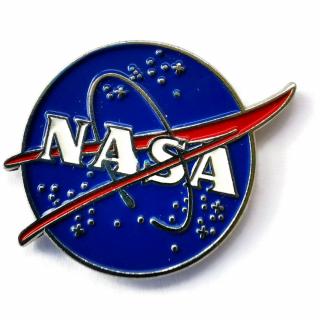 Przypinka Nasa Biały Napis Na Granatowym Tle Buton Metal Pin 1