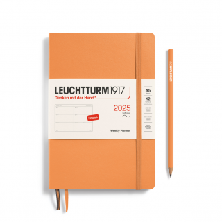 PLANER TYGODNIOWY POZIOMY LEUCHTTURM1917 W MIĘKKIEJ OPRAWIE MEDIUM (A5) 2025 APRICOT (MORELOWY)