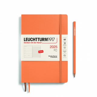 PLANER TYGODNIOWY Z NOTATNIKIEM LEUCHTTURM1917 W MIĘKKIEJ OPRAWIE MEDIUM (A5) 2025 APRICOT (MORELOWY)