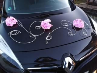 Dekoracja do auta ślubnego różowe hortensje
