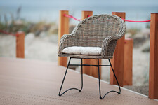 Fotel rattanowy, rustykalny, naturalny, na metalowych nogach - Rosue