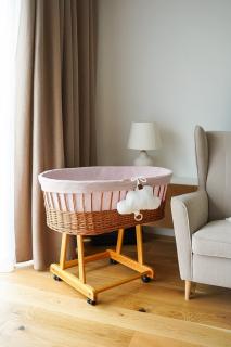 Hi Little One kosz Mojżesza wiklinowy wysoki ze stelażem + liner + materac + prześcieradło 5in1 BLUSH Mimisia.pl