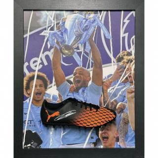 Słynni piłkarze kicker w ramce Manchester City FC Kompany Signed Boot