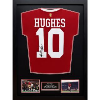 Słynni piłkarze koszulka w antyramie Manchester United FC 1985 Hughes