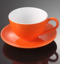 Pomarańczowa porcelanowa filiżanka ze spodkiem 250 ml