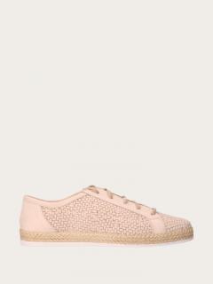 Pudrowe sznurowane espadryle