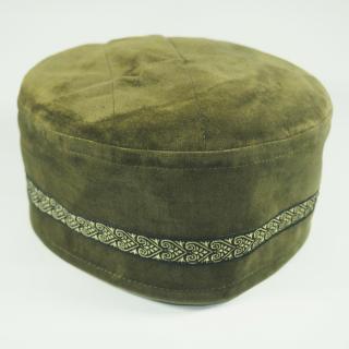 Krymka czapka męska zamszowa z ethniczną taśmą - zielony khaki