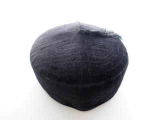 Męska czapka czarna krymka 55cm