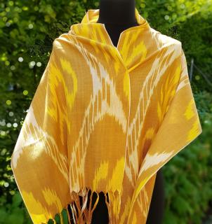 Musztardowo żółty uzbecki szal IKAT w stylu etno i boho