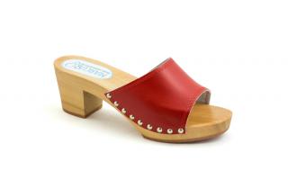 Klapki na obcasie o wys 7.5 cm, skóra czerwone + ćwieki