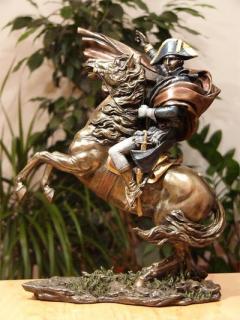 Napoleon Bonaparte na koniu