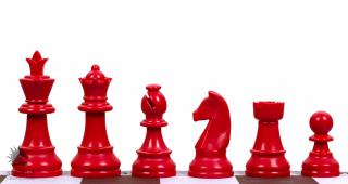 Figury szachowe Staunton 6, plastikowe (król 95 mm) - czerwone Nieobciążane plastikowe figury szachowe o wysokości Króla 95 mm w woreczku foliowym