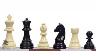 Figury szachowe Staunton nr 3, plastikowe (król 65 mm) Nieobciążane plastikowe figury szachowe o wysokości Króla 64mm w woreczku foliowym