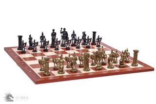 Figury szachowe stylizowane na Cesarstwo Rzymskie, czarno-złote, dociążane metalem (król 98 mm) Plastikowe obciążane figury szachowe stylizowane na Cesarstwo Rzymskie, w kolorze czarno-złotym